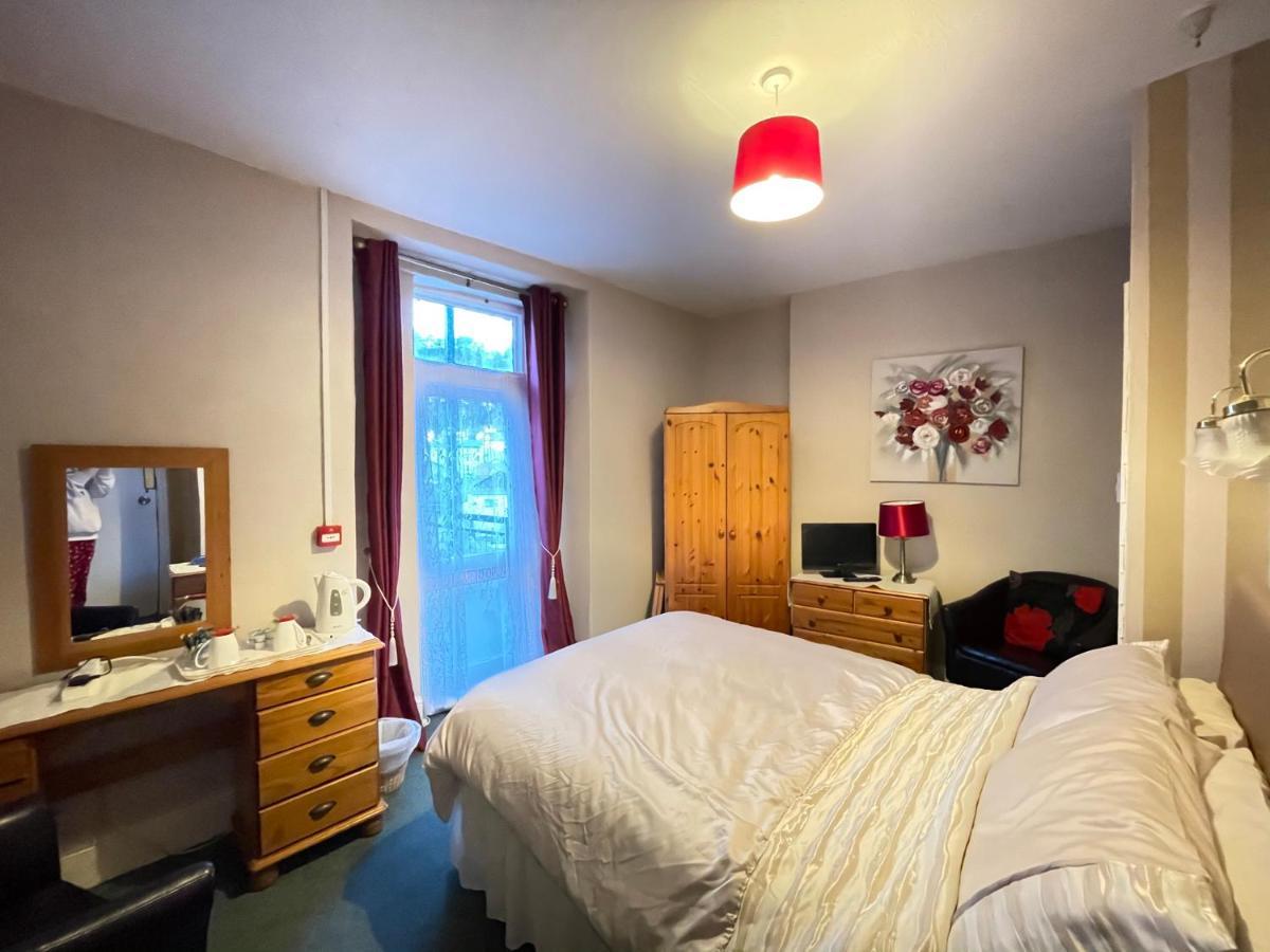 Bed and breakfast White Court Llandudno Extérieur photo
